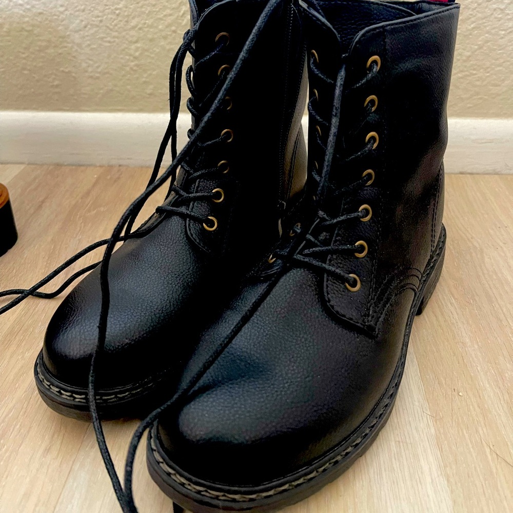Women’s Black Boots